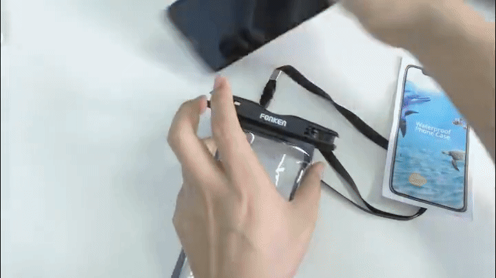 Universal Waterproof Phone bag (Suitable for I-Phone, Samsung, Xiaomi ...) Rainproof, Underwater Water-proof Bag